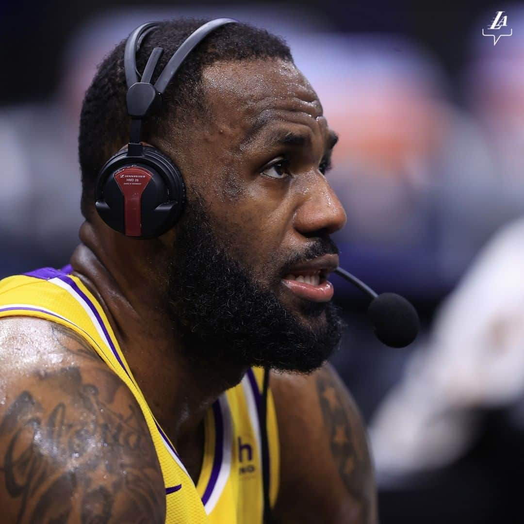 Los Angeles Lakersさんのインスタグラム写真 - (Los Angeles LakersInstagram)「Talk to 'em, King 👑🗣」2月17日 12時47分 - lakers