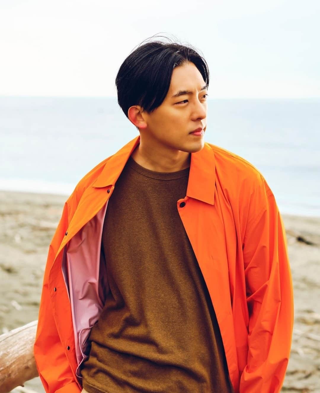 のインスタグラム：「KEN THE 390、新作アルバム『en route』3/17リリース決定！般若とR-指定を客演に迎えた先行曲が配信&MV公開⁠ ⁠ SKY-HI、向井太一、おかもとえみ、YONA YONA WEEKENDERSらが客演として、またトラックプロデュースにDJ WATARAI、BACHLOGIC、Shin Sakiura、Kan Sanoらが参加する豪華内容。⁠ ⁠ link in bioからチェック」