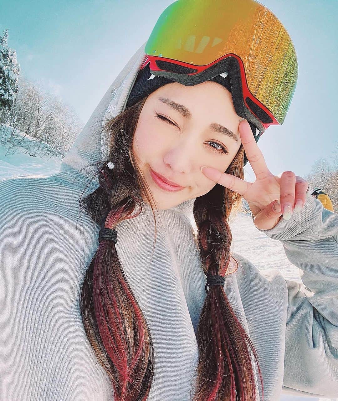 藤森マリナさんのインスタグラム写真 - (藤森マリナInstagram)「きちんと用意持って行った日☃️🤍 * * 今年は近郊日帰りでわりと行けてて 嬉しい ( ˇ◡ˇ)❄️ 来月もいく♪ マイボトル最高😉 朝6:00に熱いお茶いれて 雪の中放置して 帰りもまだ温かかった🍵 @mizulife_jp #mizuボトル * * * #snowboarding#snowboarder#snowboardgirl#flexjapan#ゴーグル#stellaviana#スノーボード#スノーボード女子#スノーボードウェア#スノボ女子#スノボ#ハチ北#アップ神鍋#奥神鍋スキー場#ニット帽女子#カラーエクステ#dse#ミズボトル#mymizubottle#マイボトル」2月17日 12時57分 - maaarina0806