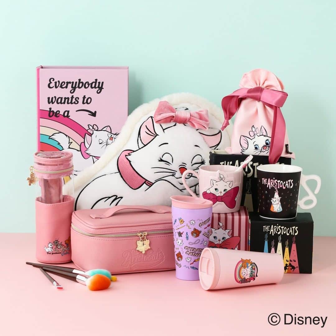 のインスタグラム：「【NEW！】2月22日猫の日発売開始！The Aristocats   ２月２２日(月）にゃんにゃんにゃん、の猫の日にディズニーアニメーション『おしゃれキャット』オリジナル商品がFrancfrancで販売開始！ アーティストである劇中の猫たちをモチーフとした遊び心とストーリー性のあるデザインをお楽しみください♩  Francfranc青山店では2月17日（水）より先行販売を開始します。 お近くにお立ち寄りの際はぜひご覧ください。  #francfranc #フランフラン #프랑프랑 #francfrancのある生活　 #TheAristocats　#おしゃれキャット #マリー　#マリーちゃん #Disney　#ディズニー　#ディズニーマリーの日  #先行販売　#猫の日　#ねこの日　#ネコの日 #2月22日は猫の日 　　#2月22日はにゃんにゃんにゃんの日」
