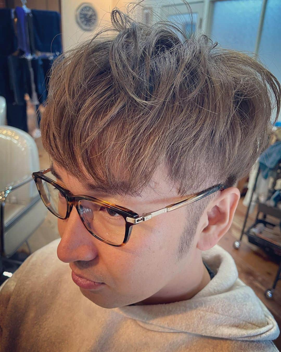 杉本知香さんのインスタグラム写真 - (杉本知香Instagram)「まちゃちゃんスッキリ✂️✨ 2021年初散髪（笑） ノンパーマでアレンジが自在な楽ちんヘア😆 ファンの子が喜ぶセクシーポーズもいい感じ😆  #中目黒美容室 #エグスプロージョンまちゃあき  #エグスプロージョン #ダンサー #本能寺の変 #吉本坂46 #吉本坂46red」2月17日 13時30分 - sugimotoc