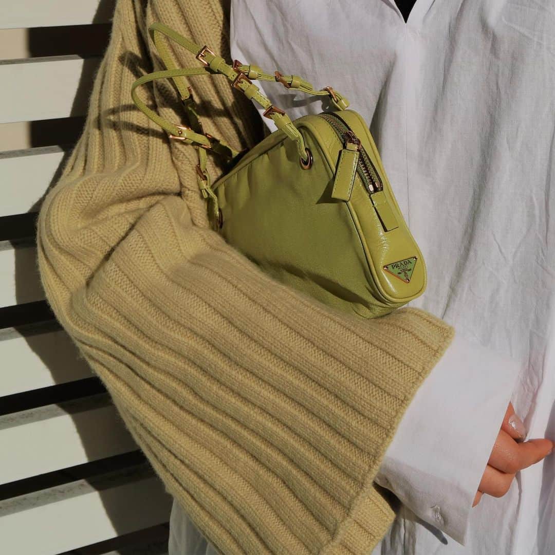 Vintage Brand Boutique AMOREさんのインスタグラム写真 - (Vintage Brand Boutique AMOREInstagram)「Prada Mini Hand Bag Nylon  🛒Available Online For Purchase  Search Code: AO32353  ✈️Free Shipping Worldwide  📩DM for more info and pricing ➡️info@amorevintagetokyo.com  #prada #pradabag #pradanylon」2月17日 13時50分 - amore_tokyo