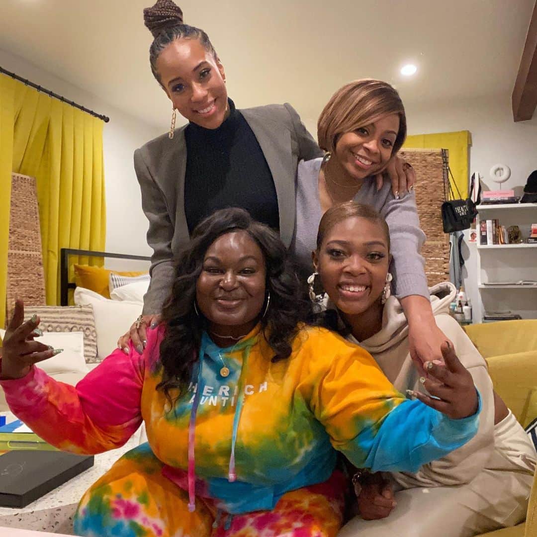 ブレシャ・ウェッブのインスタグラム：「Happy Birthday to my lil sis @rashidasheedz! You are #BlackLove! Born right after Valentine’s Day and in Black History Month! God knew what he was doin when he made you. One of the best gifts to happen to crazy 2020! Your spirit and purpose is infectious! Let’s keep spreading love and making the goofiest moments happen. More Life! More success! More Black! I’m so Prada u Sheez!」