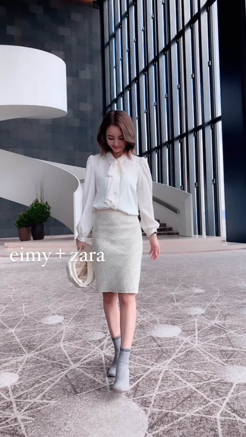 姫奈のインスタグラム：「. . . eimyのニット生地の3点セットが 可愛すぎて色んな着回しが出来るから 初リール投稿してみたよ🙈✨ . eimyのニットに全てzaraのお洋服で 着回ししておりますっ♡♡ 反響が良ければ、また次もやりたい🥺 . . . #eimyistoire #eimy #zara #zarafashion #fashion #code #ママコーデ #リール投稿」