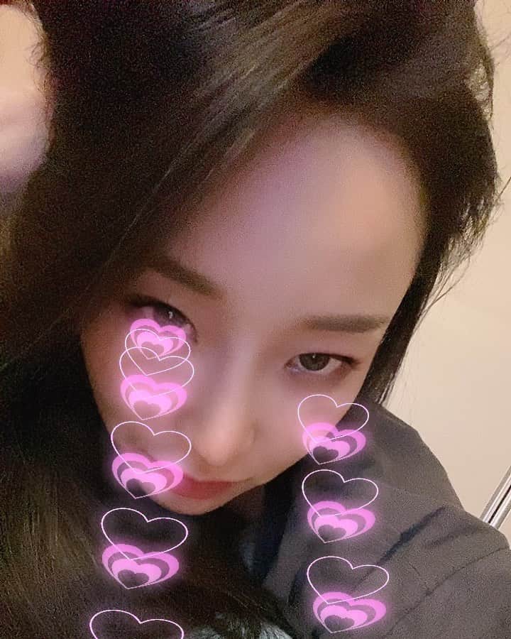 ムン・イェウォンのインスタグラム：「하트가 계속 나온다악!!! 😲」