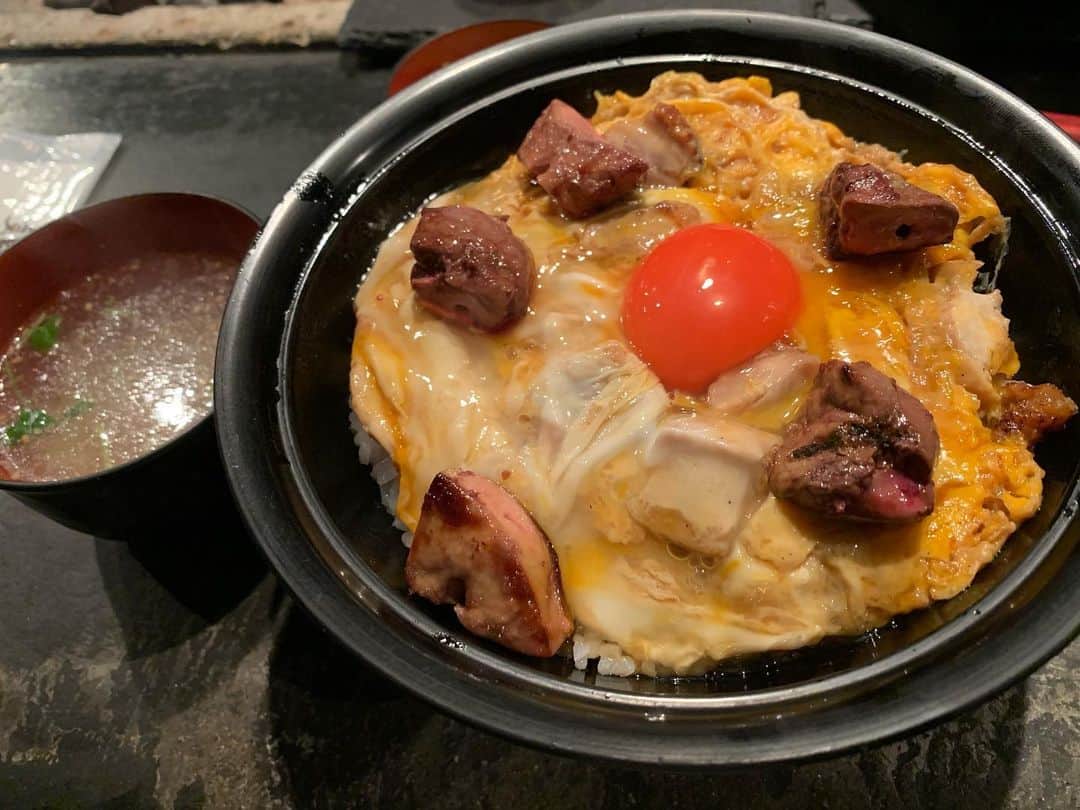 忍成修吾のインスタグラム：「ここの親子丼がとても好きです☺️」