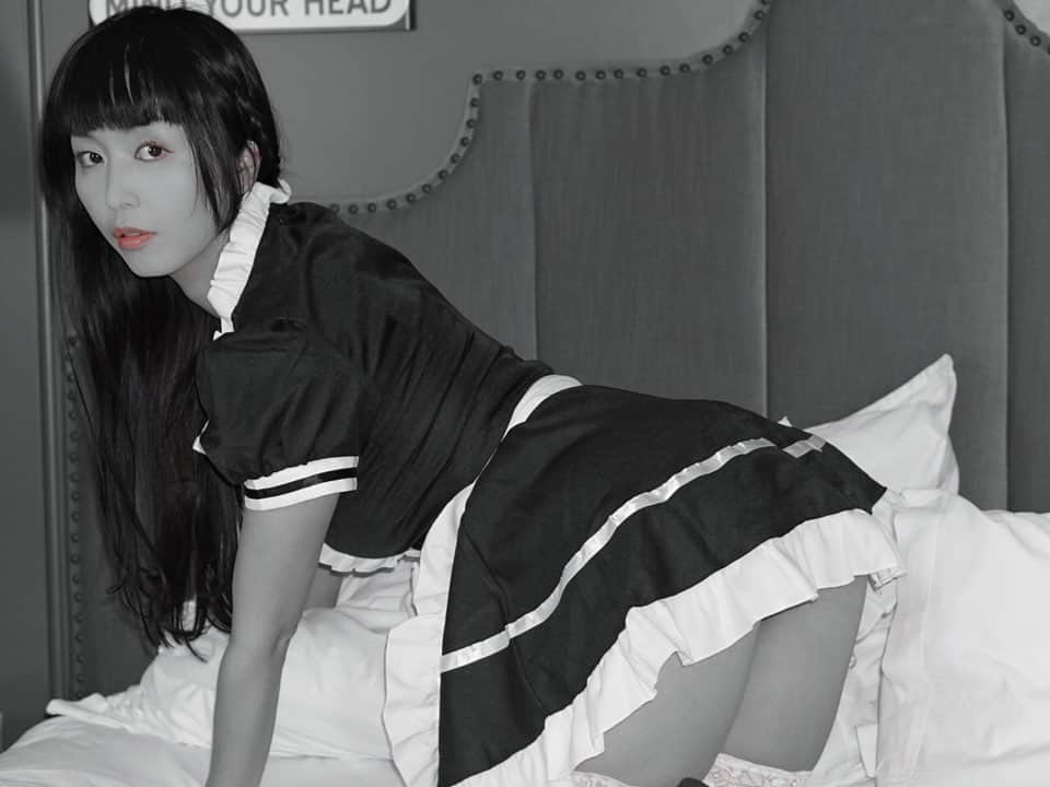 まりかのインスタグラム：「私は仕事をしたまでです…。 #maid  #maricahase #penthousepet #Japanesegirl #cosplaygirl  #naughty #まりか  photo by @donnysinsxx   Sweet dreams💋」