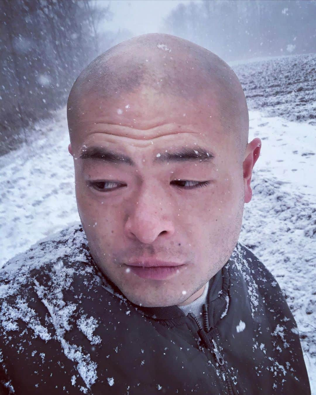 あばれる君さんのインスタグラム写真 - (あばれる君Instagram)「すごい。この広い大地見える？一面雪景色だよ。」2月17日 15時30分 - abarerukun