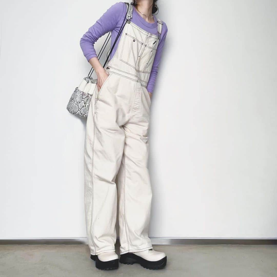 chinatsu614さんのインスタグラム写真 - (chinatsu614Instagram)「A little taste of spring♥︎ #lavendercolor #ootd #ronherman #janesmith #stellamccartney #meyame #overall #overalls #whitejeans  ・ ・ ・  春意識♥︎  ・ ・ ・ #春コーデ #オーバーオールコーデ」2月17日 15時39分 - chinatsu614