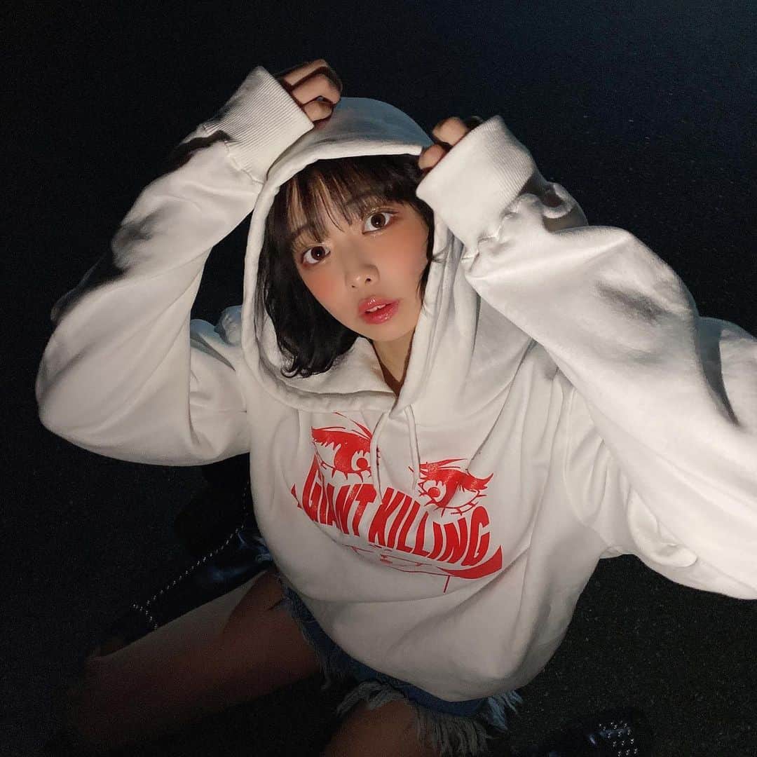 神田萌衣のインスタグラム：「昨日言ってたもう１つのやつ！！ 緑色もあるらしい🧐  ﻿ ﻿ ﻿ こーゆーの作れる人ほんと尊敬、、😶💗﻿ これから多分いっぱい着る🤫🔥﻿ ﻿ 1種類100着限定でしか売らないみたいなので﻿ 欲しいって方いたらお早めにね☝🏻﻿ ﻿ ﻿ お洒落におそろっちしちゃいましょ👩🏻‍🤝‍👩🏼🙂﻿ ﻿ ﻿ ﻿✔︎ @giki.jp  チェックだよぉ〜☝🏻☝🏻☝🏻」