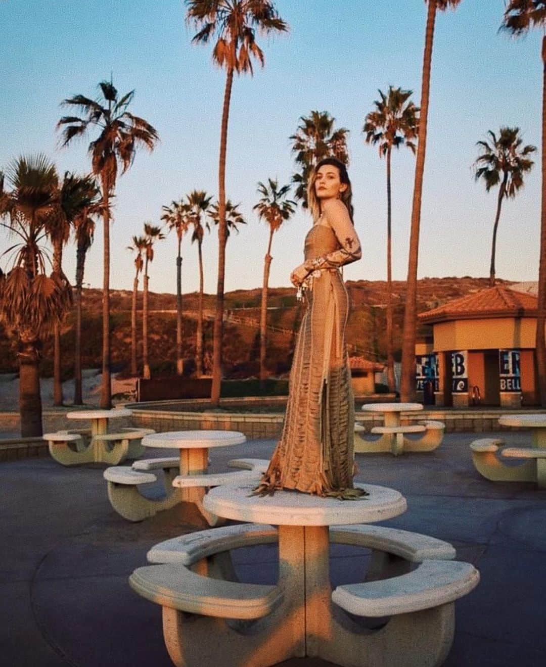 パリス・マイケル・キャサリン・ジャクソンのインスタグラム：「song bird ♥️🥀 ~ ~ ~ 🏷 agencies— @imgmodels @wme  label— @republicrecords  mag— @ccaliforniastyle slide 1— @givenchyofficial @jimmychoo @bulgari @tiffanyandco  slide 2— @chanel slide 3— @versace slide 4— @gucci slide 5 (cover) — @givenchyofficial  photographer— @daniellelevitt fashion direction— @maryammalakpour creative direction— @james_timmins interview— @kathyhilton hair— @peter.savic makeup— @patidubroff nails— @nailsbyemikudo prop stylist— @danieljhorowitz production— @laurenrennick  publicist— @elliotmintz  manager— @hamilton」