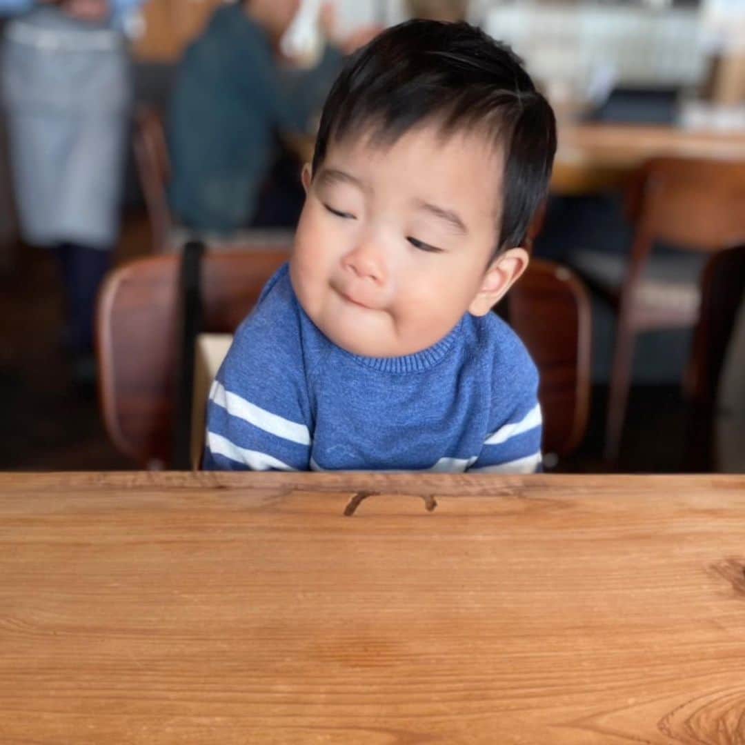 伊藤春香さんのインスタグラム写真 - (伊藤春香Instagram)「ある日のお出かけ。﻿ ﻿ 息子とお喋りしながら﻿ 外食するの、夢だなぁ。﻿ いつになることやら。﻿ ﻿ #1歳息子 #1歳男の子 #育児 #日常﻿」2月17日 16時27分 - ha_chu