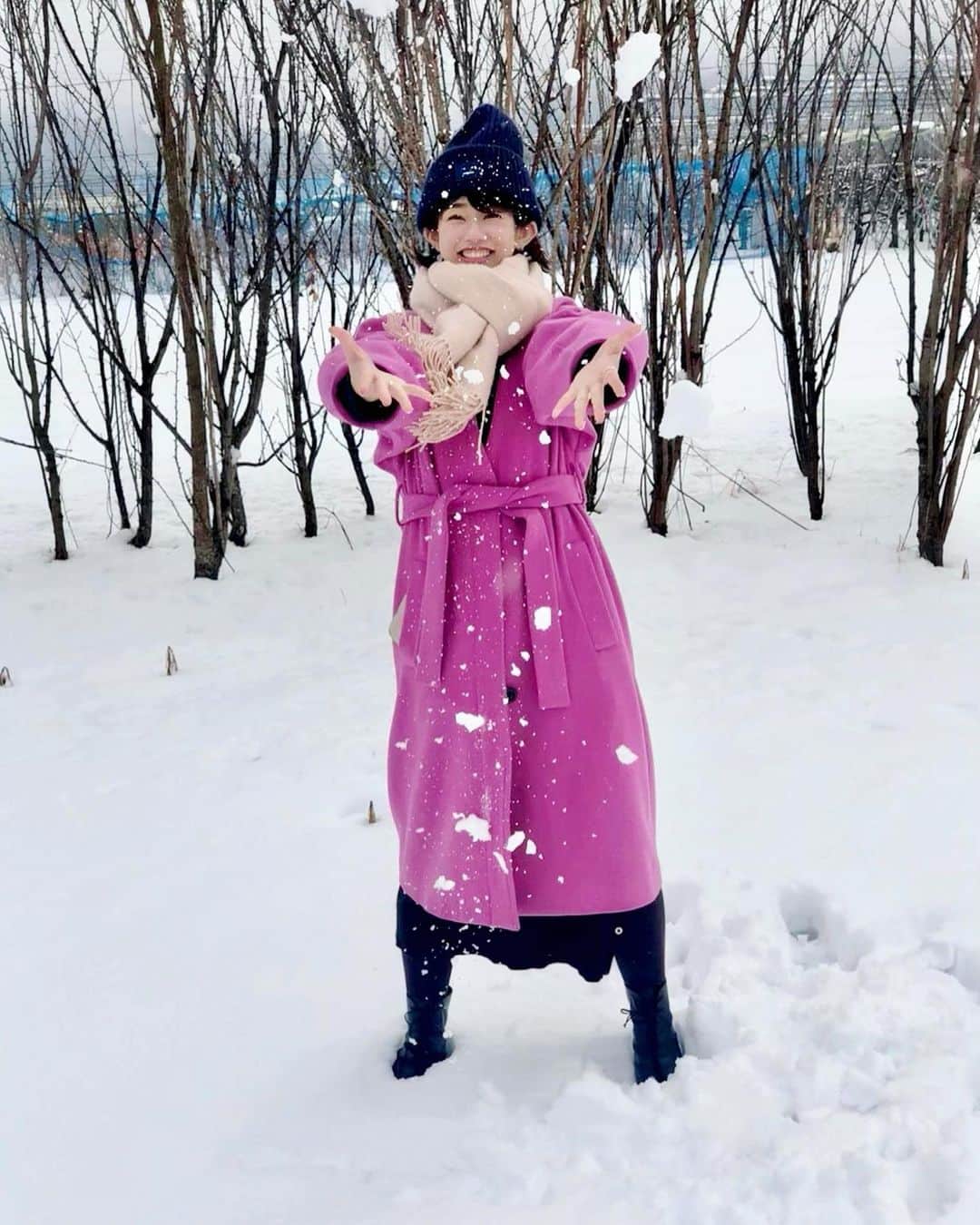 堀江聖夏さんのインスタグラム写真 - (堀江聖夏Instagram)「⇨右にスワイプすると雪を投げられます☃️﻿ ﻿ ﻿ 群馬県みなかみ町に　﻿ ロケでお邪魔しました𓂃◌𓂂 ﻿ ﻿ 一面真っ白！雪景色は﻿ 久しぶり❄️はしゃいじゃいました笑﻿ ﻿ ﻿ #雪﻿ #雪景色﻿ #みなかみ町」2月17日 16時45分 - mina_horie