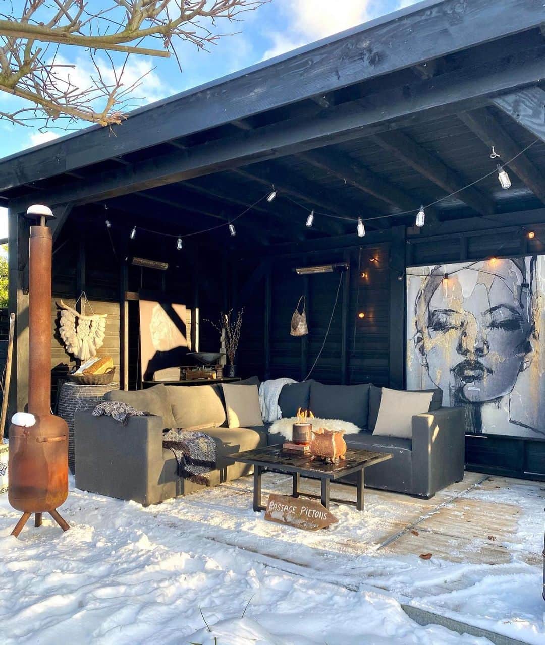 My Interiorのインスタグラム：「Winter backyard at its best by @wendy_studiozinnig」