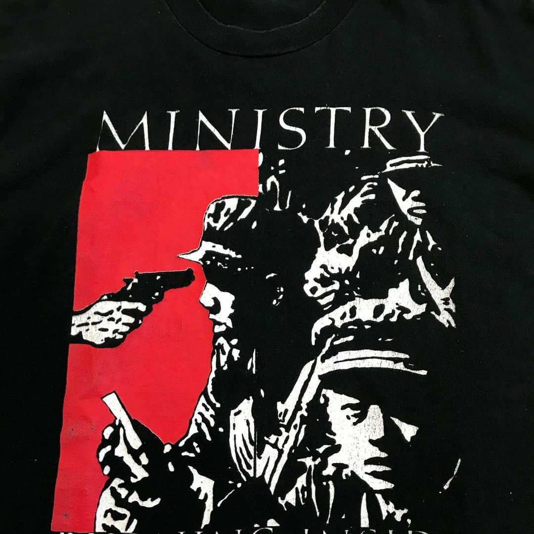 ジャムルさんのインスタグラム写真 - (ジャムルInstagram)「1990's～ MINISTRY ¥17000+tax . アメリカ シカゴで結成されたインダストリアル・メタルバンド、MINISTRY。 インダストリアル系のジャンルの中では間違いなく外せないバンドの1つです。  こちらは89年にリリースした「Burning Inside」のTシャツ。 通常のBROCKUMタグで見かける版とは微妙に異なり、 赤、黒、白の配色パターンも違う非常に珍しい1枚です！！ .  WEB SHOPに入荷しております。 是非ご覧ください。 jammru.com  #お問い合わせはお電話で承ります #jammru#jammru_tee#vintagetshirt#vintagetee#bandtee#ministry  #osaka  #fashion  #streetstyle  #streetfashion  #vtg  #vintage  #used  #usedclothing  #古着 #古着屋 #ファッション #70s #80s #90s #ご来店の際はマスクの着用をお願い致します」2月17日 17時20分 - jammru