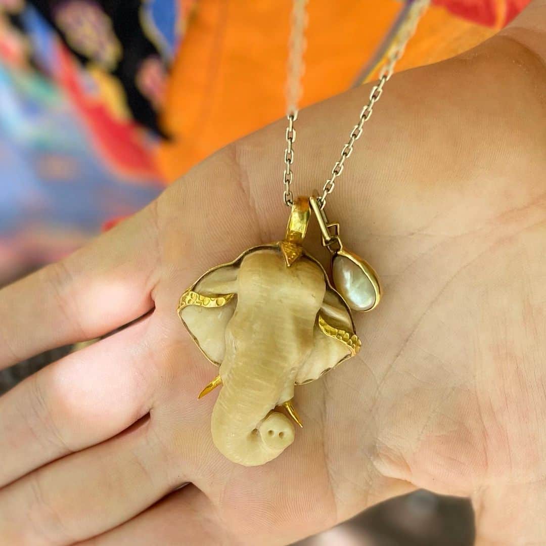 ベックスロックスのインスタグラム：「My talismanic lucky charms, the elephant- the remover of obstacles and a gold wrapped freshwater pearl to bring me calm and grounding - much needed everyday personal reminders.   What are you looking to invite more of in your life?  Or what memory, feeling would you like to hold as a keepsake?   @rebeccamanners_bespoke we create personal talismans for this exact reason, hand made using ancient techniques.   For more info DM or visit  www.rebeccamanners.com  . . . . . . #theartofslow #sustainabledesign  #talisman #reminders  #keepsake  #jewelsforlife  #bespoke  #luckycharms #pearls #sustainablesolutions」
