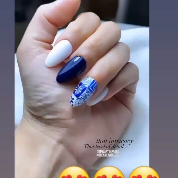 Yingのインスタグラム：「I used PREGEL Art Liner gels to draw the intricate details! Base colours are PREGEL Dark Night Blue, Navy and White. Design adapted from @mananails  All items can be purchased at @nailwonderlandsg 🤗 . . . 🛒 www.nailwonderland.com⁣⁣ 📍20A Penhas Road, Singapore 208184⁣⁣ (5 minutes walk from Lavender MRT)⁣⁣ .  I am currently only able to take bookings from my existing pool of customers. If I have slots available for new customers, I will post them on my IG stories. Thank you to everyone who likes my work 🙏 if you need your nails done, please consider booking other artists at @thenailartelier instead ❤  #ネイルデザイン  #ネイルアート #ネイル #ジェルネイル #nailart #네일아트 #pregel #プリジェル #nails #gelnails #sgnails」