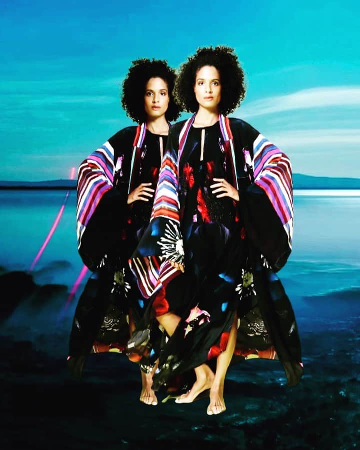 のインスタグラム：「Midsummer nights dream isn’t so far away with the mimi Liberté SS21 mixed printed kimonos #michelklein #mimiliberté #ss21 #luxurylifestyle #kimono #prints」