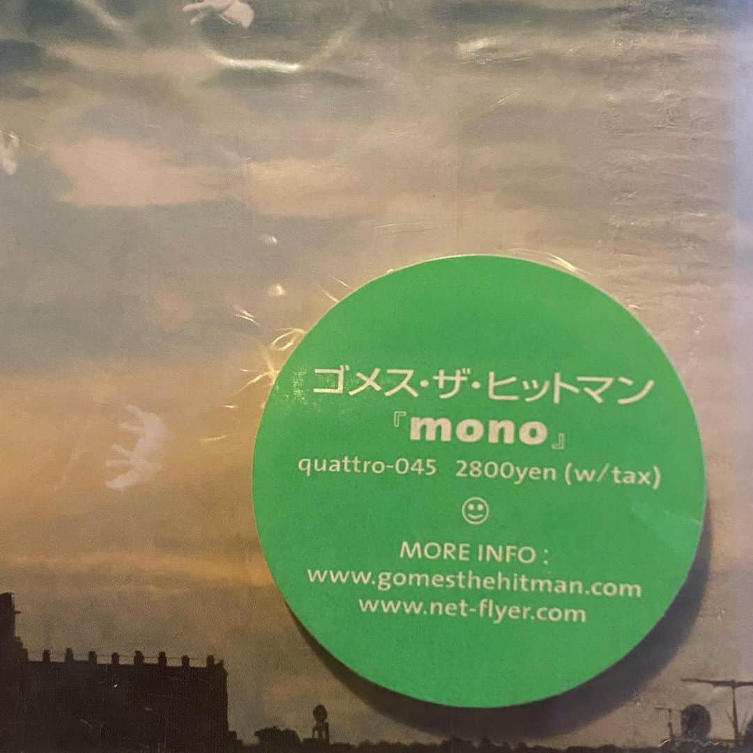 山田稔明さんのインスタグラム写真 - (山田稔明Instagram)「GOMES THE HITMAN『mono』リリースから今日で19年。バンドの転換期でした。2枚目の写真はサンプル盤、3枚目は購入特典シングルCD「娘よ」。どんどん時が過ぎていって記憶の整理が大変。 #gomesthehitman」2月17日 17時40分 - toshiakiyamada