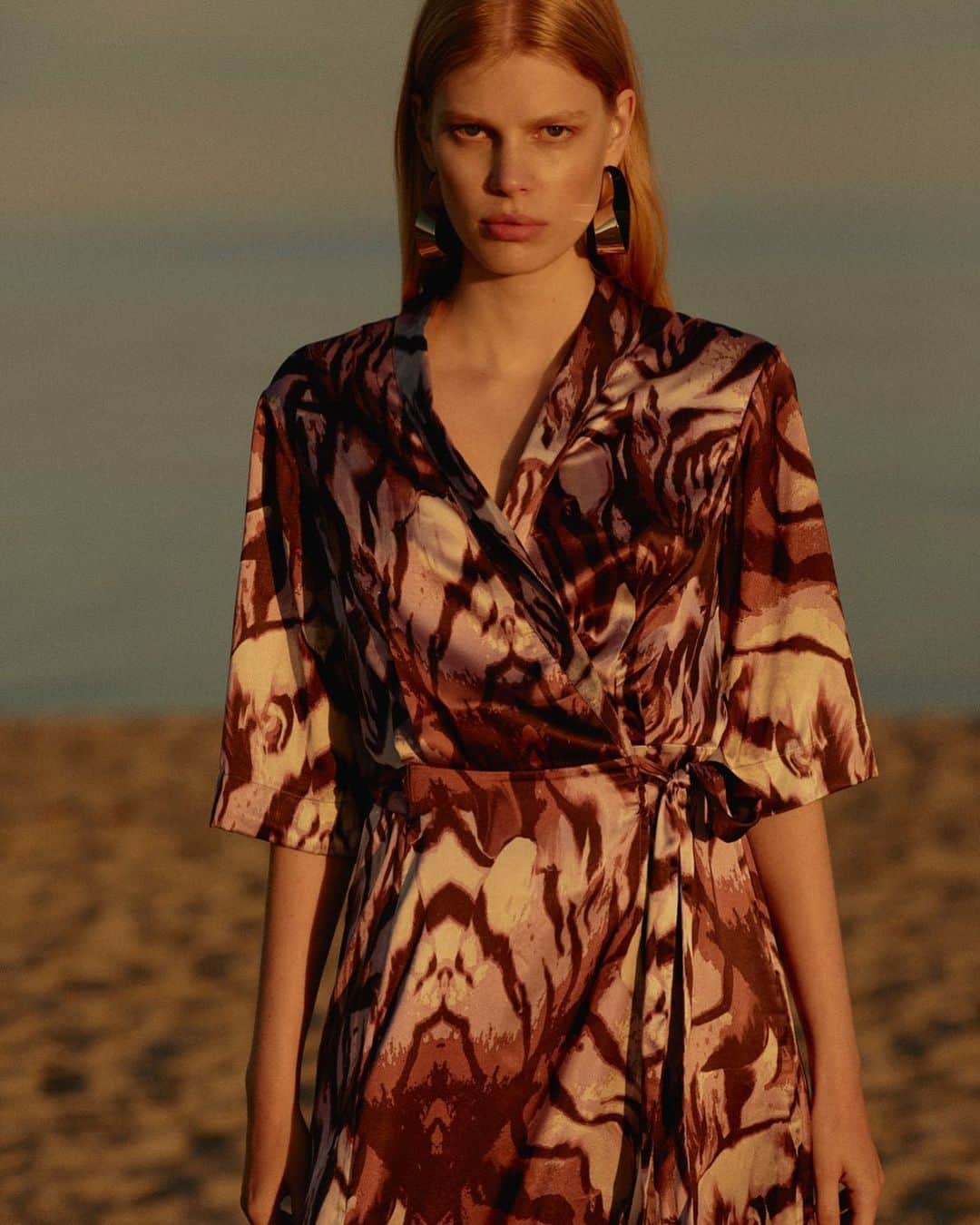 デイビルゲールエミッケルセンのインスタグラム：「Dreamy prints you’ll want to pack for your next holiday.⁠⁠ ⁠⁠ #DAYbirgeretmikkelsen」