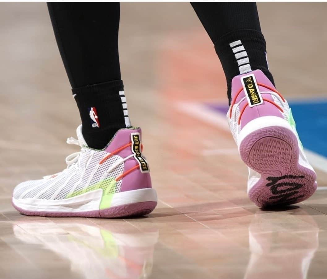 デイミアン・リラードさんのインスタグラム写真 - (デイミアン・リラードInstagram)「Wore my “Buzz Lightyear” #Dame7 tonight! “You’ve got a friend in me” ... shout out my youngins hoopin they ass off! @antsimons @gtrentjr @nassir @hgiiizzle @adidasbasketball」2月17日 17時48分 - damianlillard