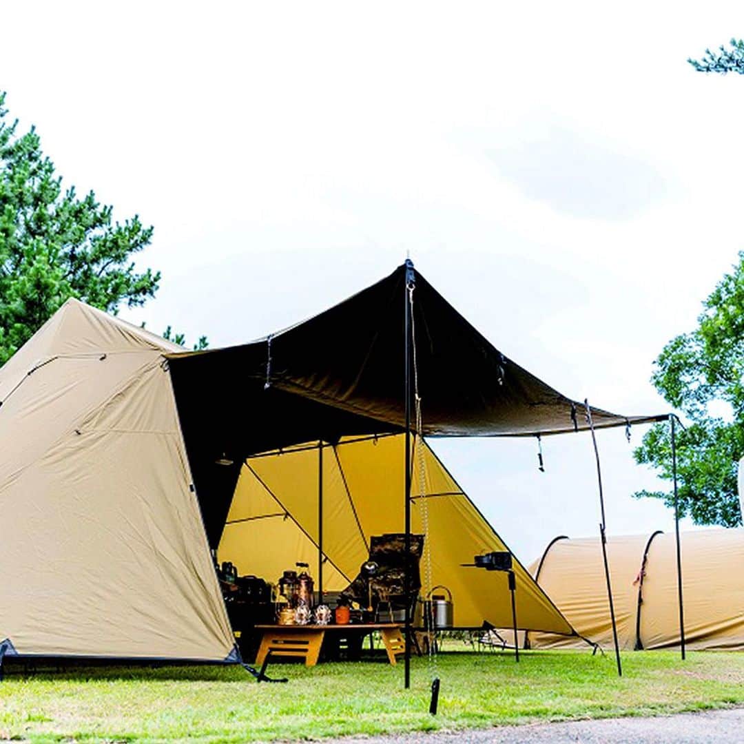 キャンプ情報サイト［ランタン］さんのインスタグラム写真 - (キャンプ情報サイト［ランタン］Instagram)「CAMP SMILE STYLE ／ 個性派キャンプギアが勢揃い！ 既製品にひと手間加えるとさらに楽しい ＼ いろんなキャンパーのキャンプスタイルを現地取材と一般キャンパーからの投稿で数多く掲載してます。 . . 詳しくは @lantern.camp webサイトをご覧ください . . #camp #camping #outdoor #travel #trip #lantern_smile #nature #キャンプ #キャンプ用品 #アウトドア #テント #自然 #旅行 #キャンプ初心者  #キャンプ好きな人と繋がりたい #camper #外遊び #マイアミ浜オートキャンプ場 #ヴィンテージランタン #stanley #スタンレー #デュオキャンプ」2月17日 17時56分 - lantern.camp