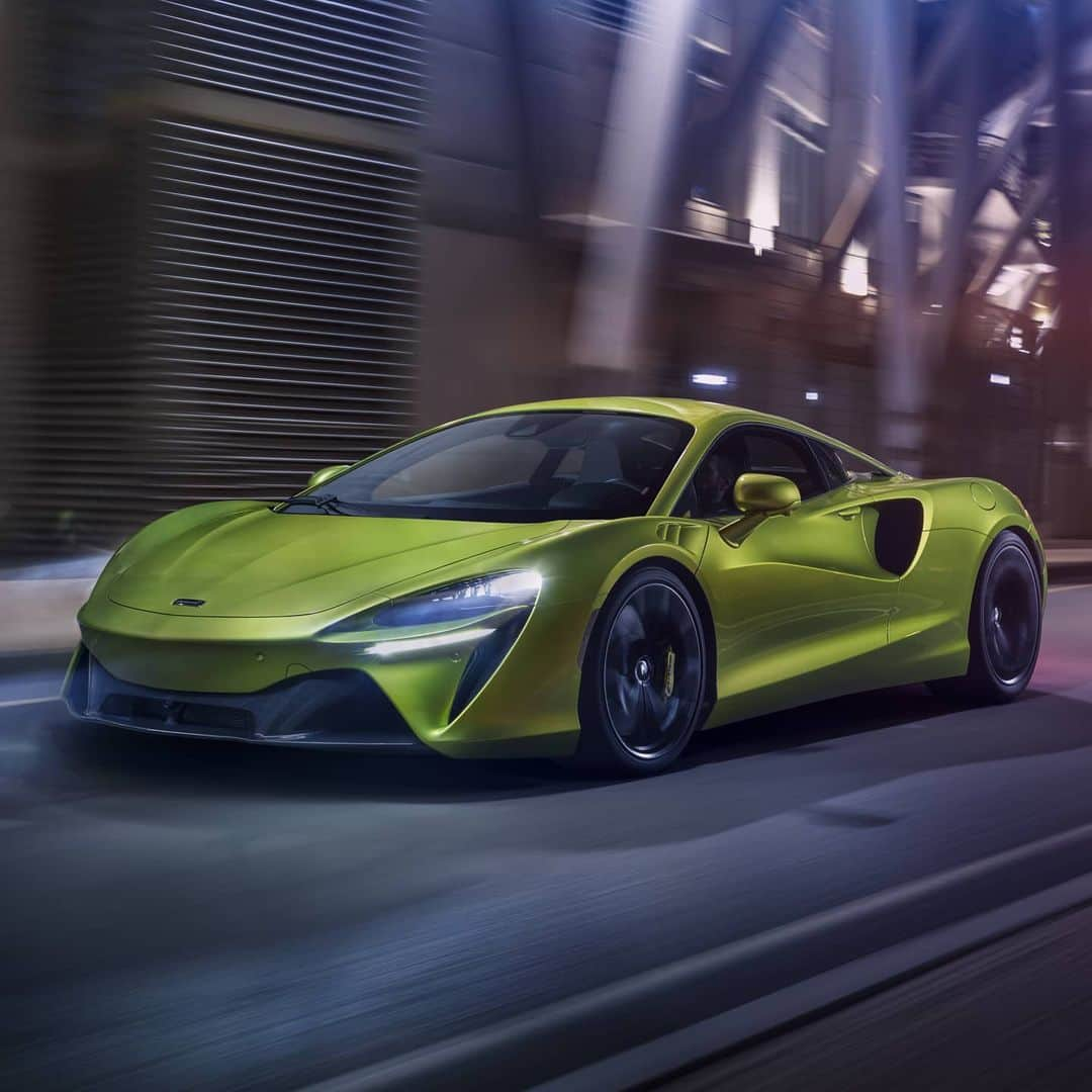 ブルーノ・セナさんのインスタグラム写真 - (ブルーノ・セナInstagram)「Nova McLaren Artura! Muitas novidades nessa máquina: Motor V6 totalmente novo, Primeiro Sports Series Plug-In Hybrid, Nova Platafoma e muitas outras coisas, resultando em 680 cavalos metricos de potência e menos de 1500kg de peso, para uma experiência de pilotagem digna de uma McLaren! @mclarenbrasil @mclarenauto #artura」2月18日 3時35分 - bsennaofficial