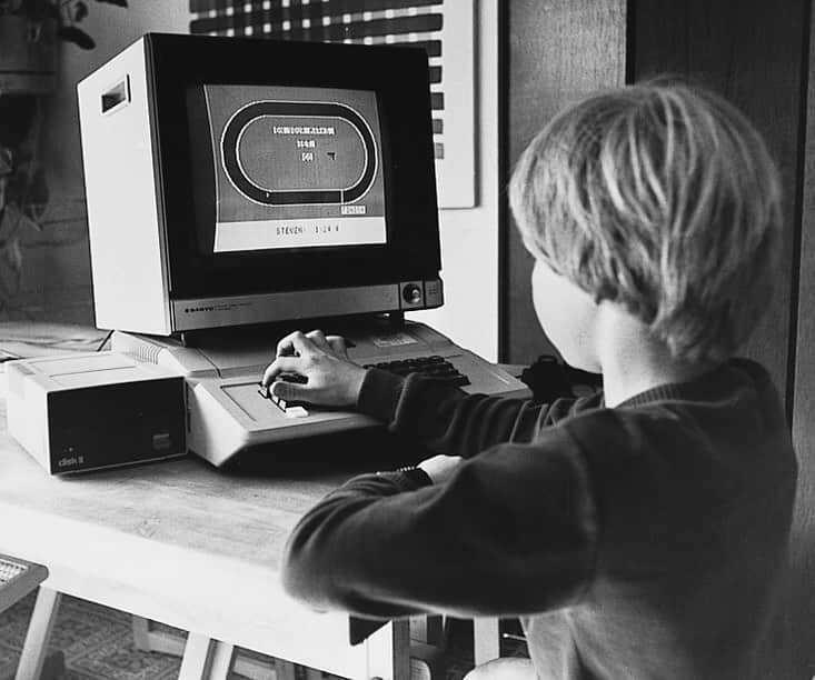 Microsoftのインスタグラム：「This is a kid playing Olympic Decathlon on an Apple II circa 1980.」