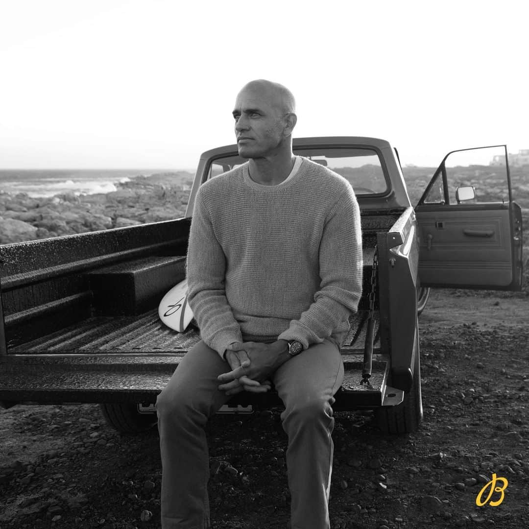 ブライトリングさんのインスタグラム写真 - (ブライトリングInstagram)「Surfing legend @kellyslater wearing his Superocean Heritage '57 Outerknown. Both Breitling and @outerknown share a commitment to a healthier environment, reflected in the creation of the Outerknown @econylbrand NATO strap made of recycled nylon waste. .  #breitling #squadonamission #superoceanheritage #automatic #outerknown #kellyslater #sustainability #steel #gold #surfing #1960s #inspiration #modernretro #luxury #swissmade #watches」2月18日 3時40分 - breitling