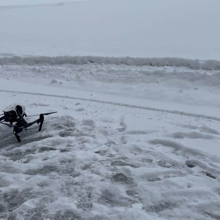 エリック・ベネイのインスタグラム：「Filming 2 weeks ago in Pennsylvania.  Wild drone sighting. Can’t wait to share what we did!!! #snapshortfilm」