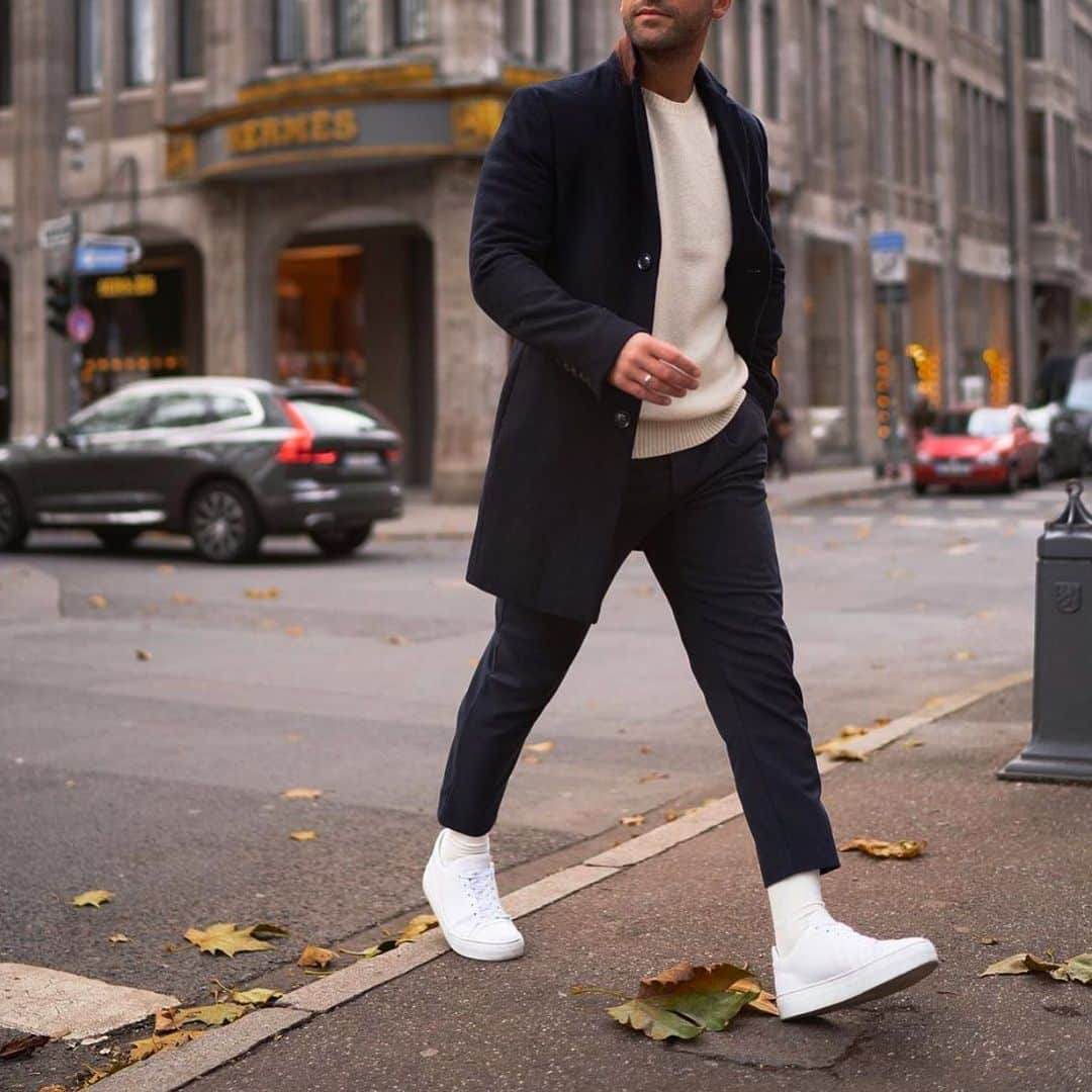 Men Withのインスタグラム：「Rate this outfit 1-10 😍👌🏽 #menwithstreetstyle  - 📸 @kosta_williams」