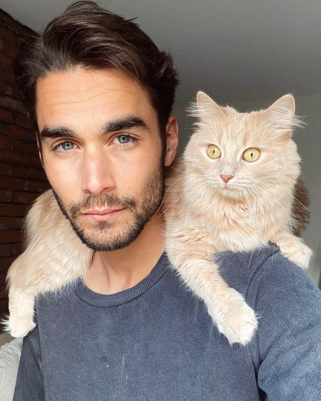 NICOLAS SIMOESのインスタグラム：「She missed me as much as I missed her 🥰」