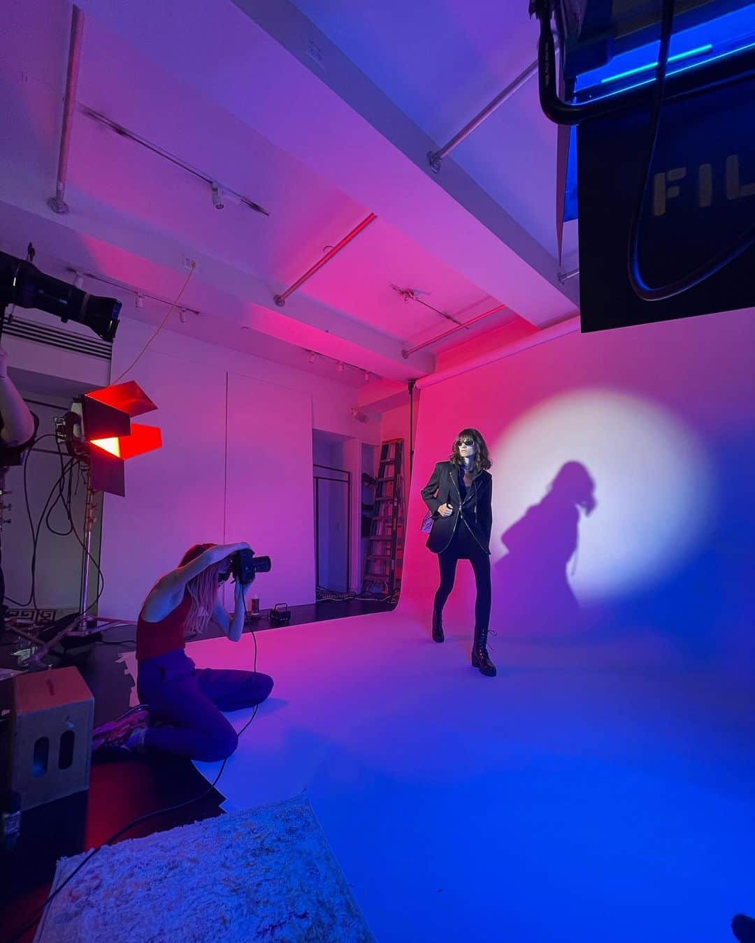 ニコールミラーのインスタグラム：「BTS shooting #NicoleMillerFall2021... launching this Friday at 5PM EST on @cfda!  #nyfw #nyfw2021 #nyfwgoescommando #wearcommando」