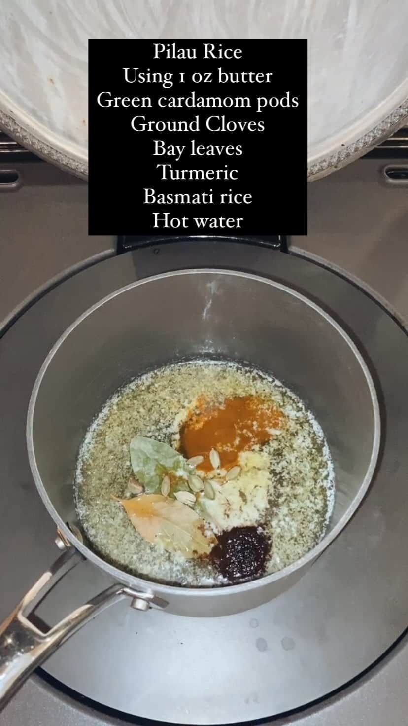 デイジー・ロウのインスタグラム：「Missing travelling so thought I’d try and make some Indian at home, here’s some pilau rice using the ingredients I had in the cupboard ♥️」