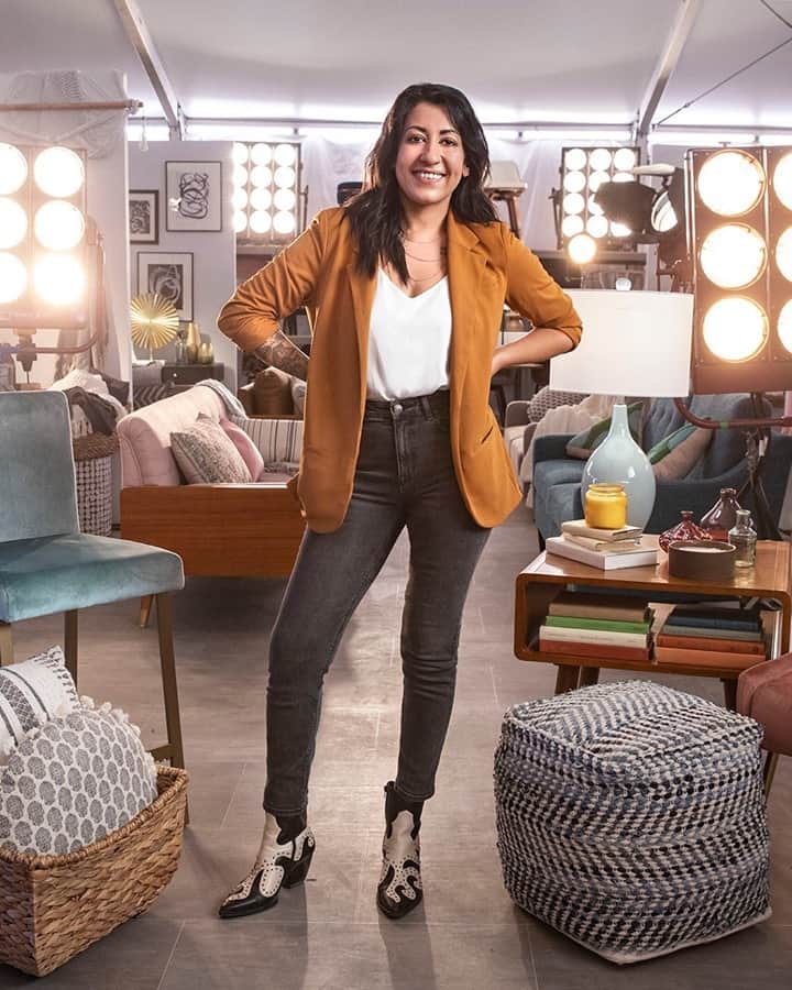 HGTVさんのインスタグラム写真 - (HGTVInstagram)「Next up on the #HGTVDesignStar roster is…⁠ ⁠ ⭐️ Arianna Danielson⁠ 📍 Colorado Springs, CO⁠ 💼 Blogger + photographer with an e-design business⁠ 👋 @arianna_danielson⁠ ⁠ Learn more about the competitors at the link in bio. Design Star: Next Gen premieres on @discoveryplus Feb 24. The episode also will air on HGTV that night at 9|8c! 🙌」2月18日 4時30分 - hgtv