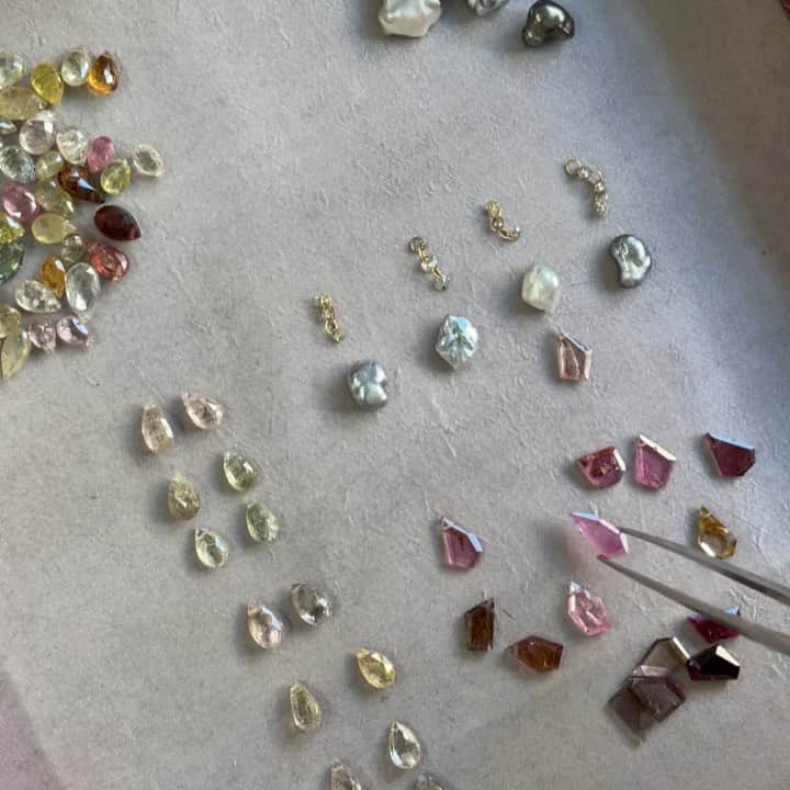 チャンルーのインスタグラム：「South Sea pearl, watermelon tourmaline and diamond. Each piece is one-of-a-kind and handmade✨ #chanluustudio」