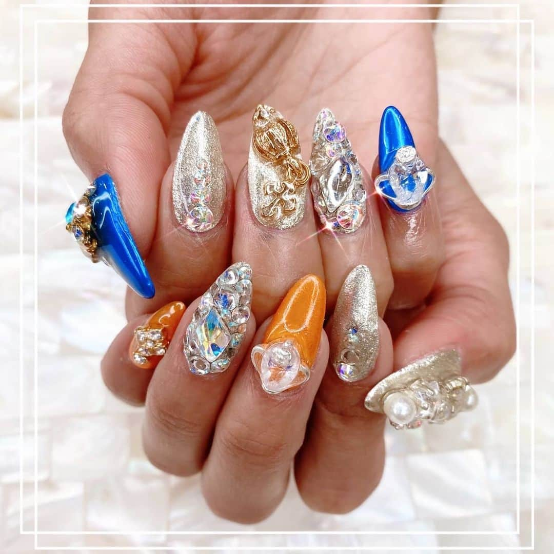 藤木そらさんのインスタグラム写真 - (藤木そらInstagram)「. .Thank you for your hard work today ❤️❤️ Japanese sexy gal representative Fujiki ~ 🎶🤣✨ I love glitter so much that my nails are always glittering ♥ ️ Glitter nails make me feel better . . .キラキラ大好き〜❤️❤️ネイル変えてきたよ😎👊✨ . .今回も安定のキラキラでし😍😍 @beautyline_fujisawa の @romy_nail__ さんにしてもらいました⸜(> <⑉))⸝やたぁ♡🎶☘️ . .藤沢駅から近いし店内ピンクで可愛いすぎた💕Romyさんめちゃくちゃ上手で藤木のどんぴしゃネイルに仕上げてくれて満足です😭‼️✨ . . .湘南でネイルといえばここ💙♥️藤木のインスタ見たで全メニュー500円割引になるみたい✨ぜひ使ってみてね( ˙꒳​˙ )✌️また行こうっと💕💕マツエクもあったょ☘️ . . . . . . . . . . . .#藤沢ネイル #湘南ネイル #ジェル #ジェルネイル #キラキラネイル #ギャルネイル #nail #gelnail #ネイル #ネイルサロン #スカルプ #beautyline #ビューティーライン #湘南スタイル #sexyfeetandtoes #sexygay #luxurylifestyle #ラグジュアリー」2月17日 19時59分 - sorafujiki