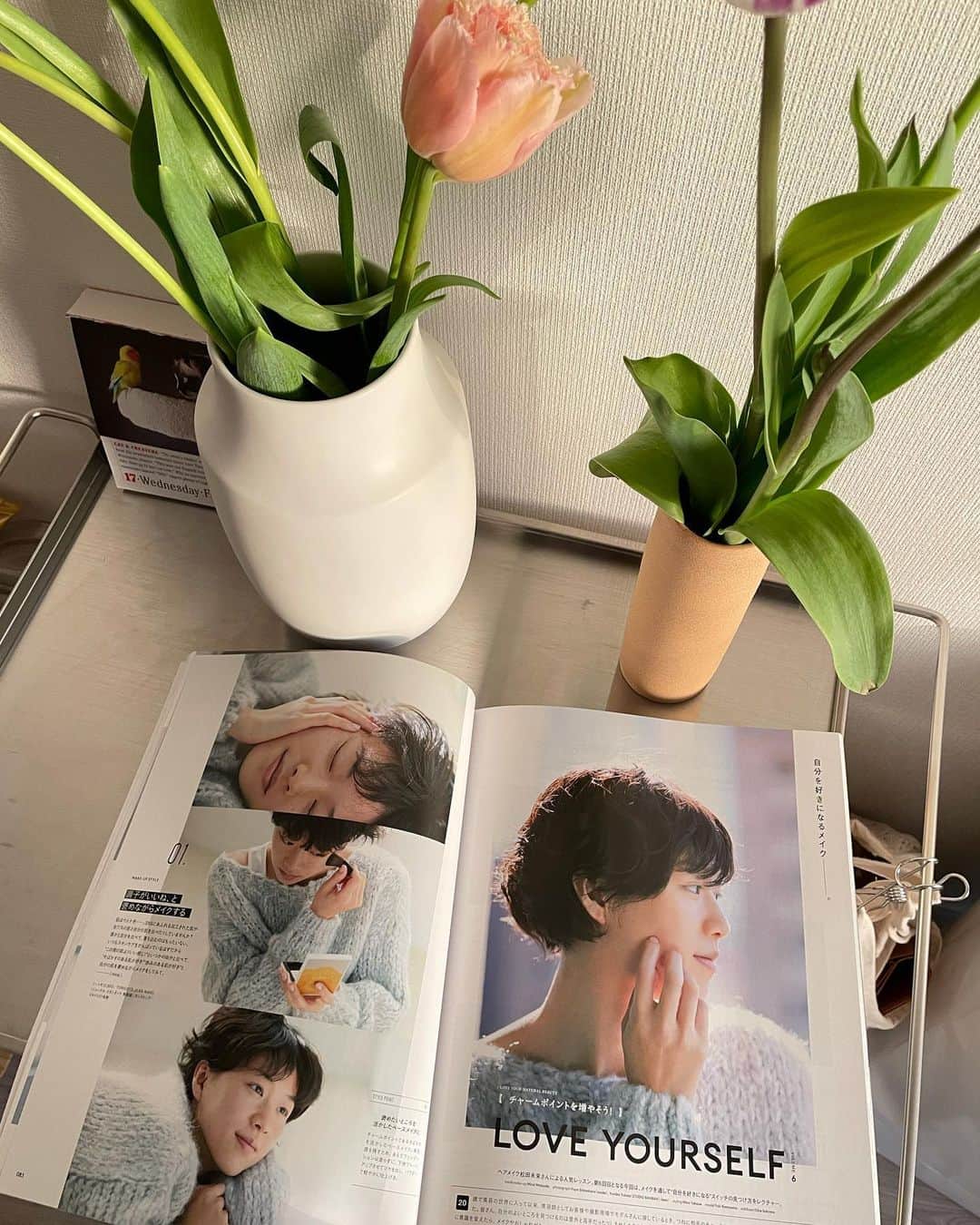 まつだみらいのインスタグラム：「LOVE YOURSELF  vol.6  kiitos.連載  発売して随分たってしまいましたが、 今回はメイクを通して自分を好きになるスイッチの見つけ方を、 いろんなシチュエーションを通してお伝えしております🌈  この連載を通して、 私自身がいつも、 新しい自分になれるし、発見があるし、 楽しませて頂いてます😊  未来さん、こんなときどうすればいいですか？というコーナーも今回は設けていただいてます◎  是非チェックしてみてください✨」