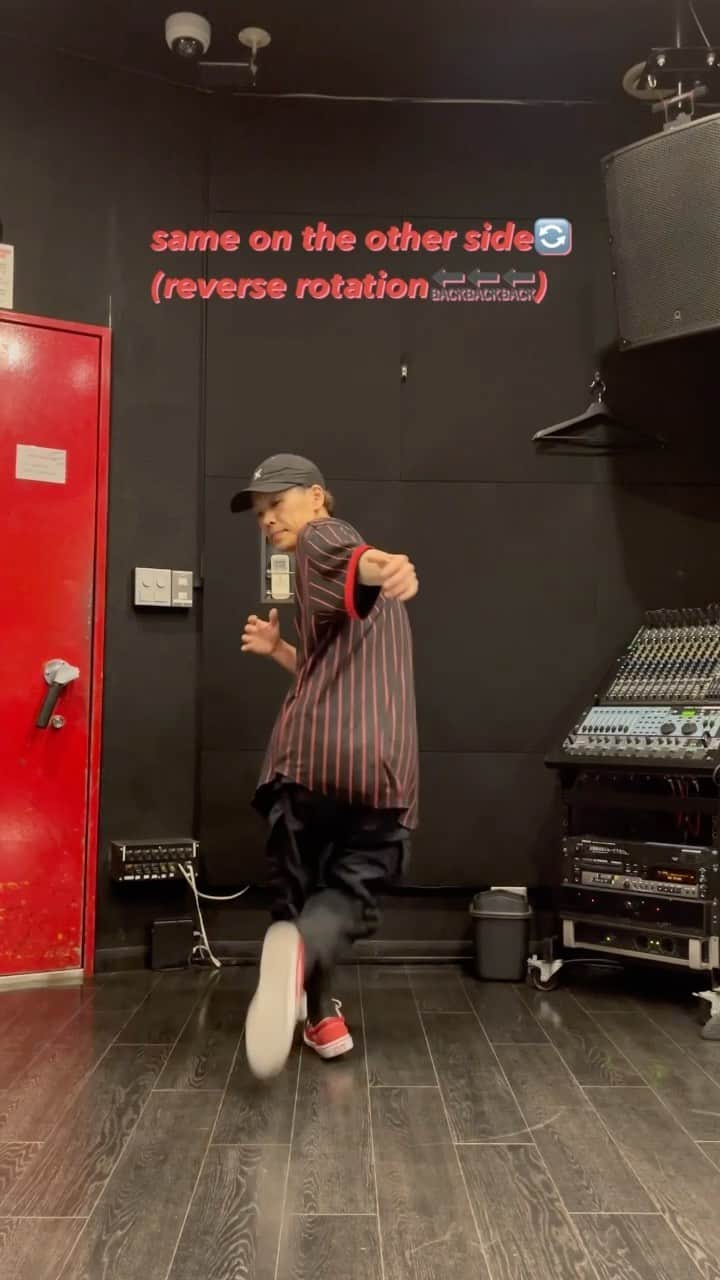 SHUHOのインスタグラム：「shuffle (3way) rotation🔄🔄🔄  #housedance #dancetutorial #streetdance #dancelesson #dance #footwork #dancesteps #hiphopdance #housemusic #ダンス動画」