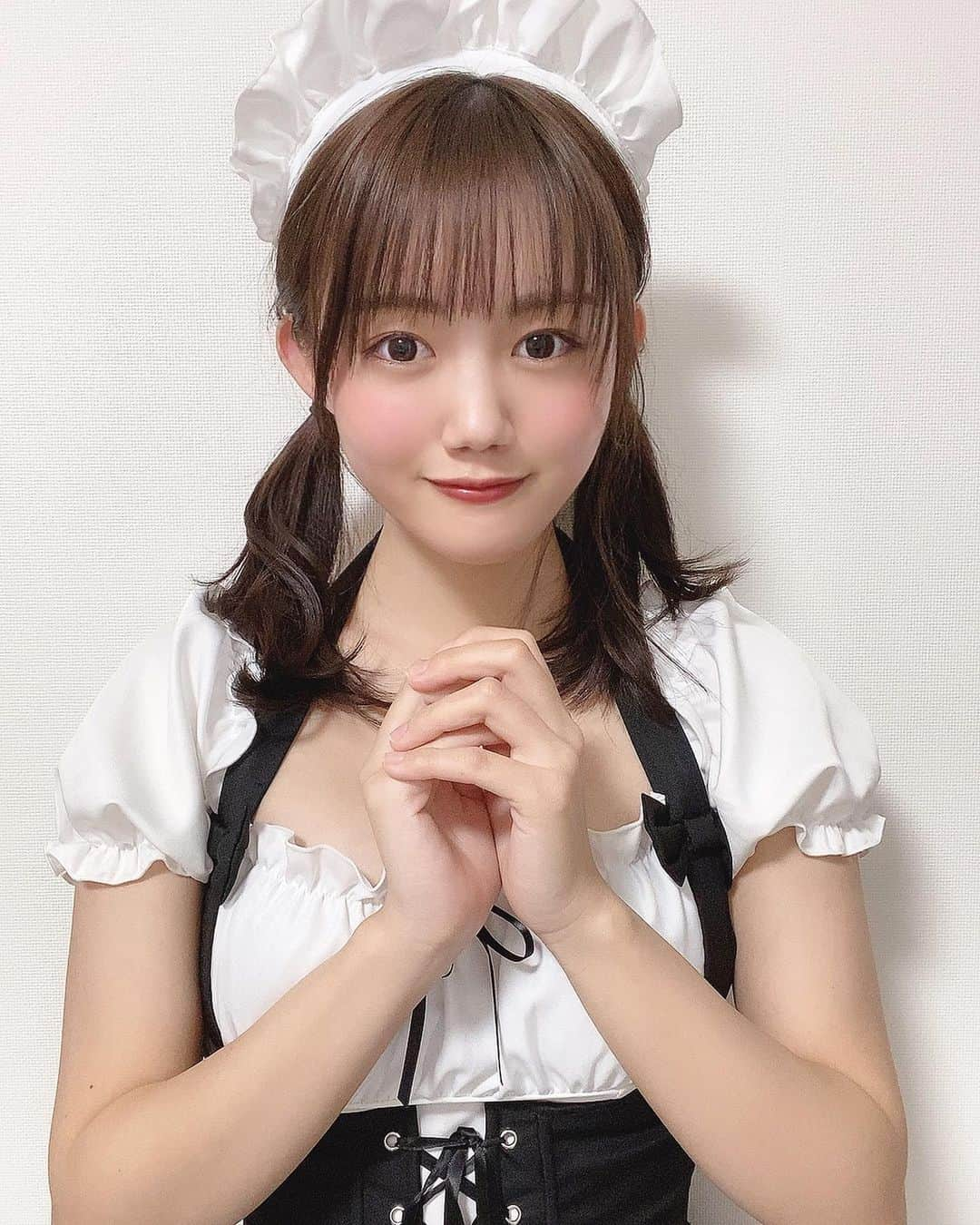 立花紫音さんのインスタグラム写真 - (立花紫音Instagram)「・  久々にコスプレした❕  明日、TikTokに動画あげます🐾  #メイド#コスプレ#メイド服 #カチューシャ#カチューシャヘア」2月17日 20時03分 - shiontachibana_