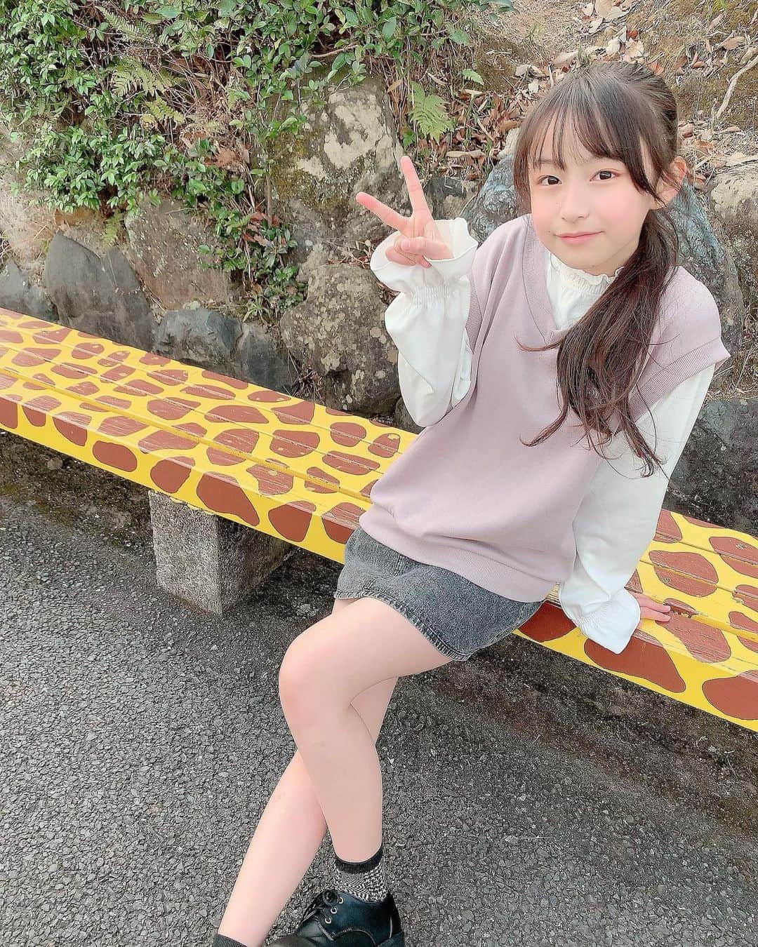 ゆめ & じゅなさんのインスタグラム写真 - (ゆめ & じゅなInstagram)「じゅなぴー♡ 初めてのファンレターを貰ってとっても喜んでます(❁´ω`❁) 何回も何回もみてニヤニヤしてます♡ そして「ゆめです♡じゅなです♡ゆめじゅなです♡キラーン☆」をマネして動画や写真を送って下さってありがとうございます(*´╰╯`๓)♬ 2人ともすごく喜んでます♡ 本当にありがとうございます(*˘︶˘*).｡.:*♡  #ゆめじゅな  #じゅなぴー #小学生女子  #小学5年生 #11歳  #初めての #ファンレター  #ありがとうございます  #大喜び #良かったね  #ぽんスターらんど  #スクールポーチ #紹介   @ponstarland   #いつもありがとうございます  #感謝」2月17日 20時18分 - yumejuna