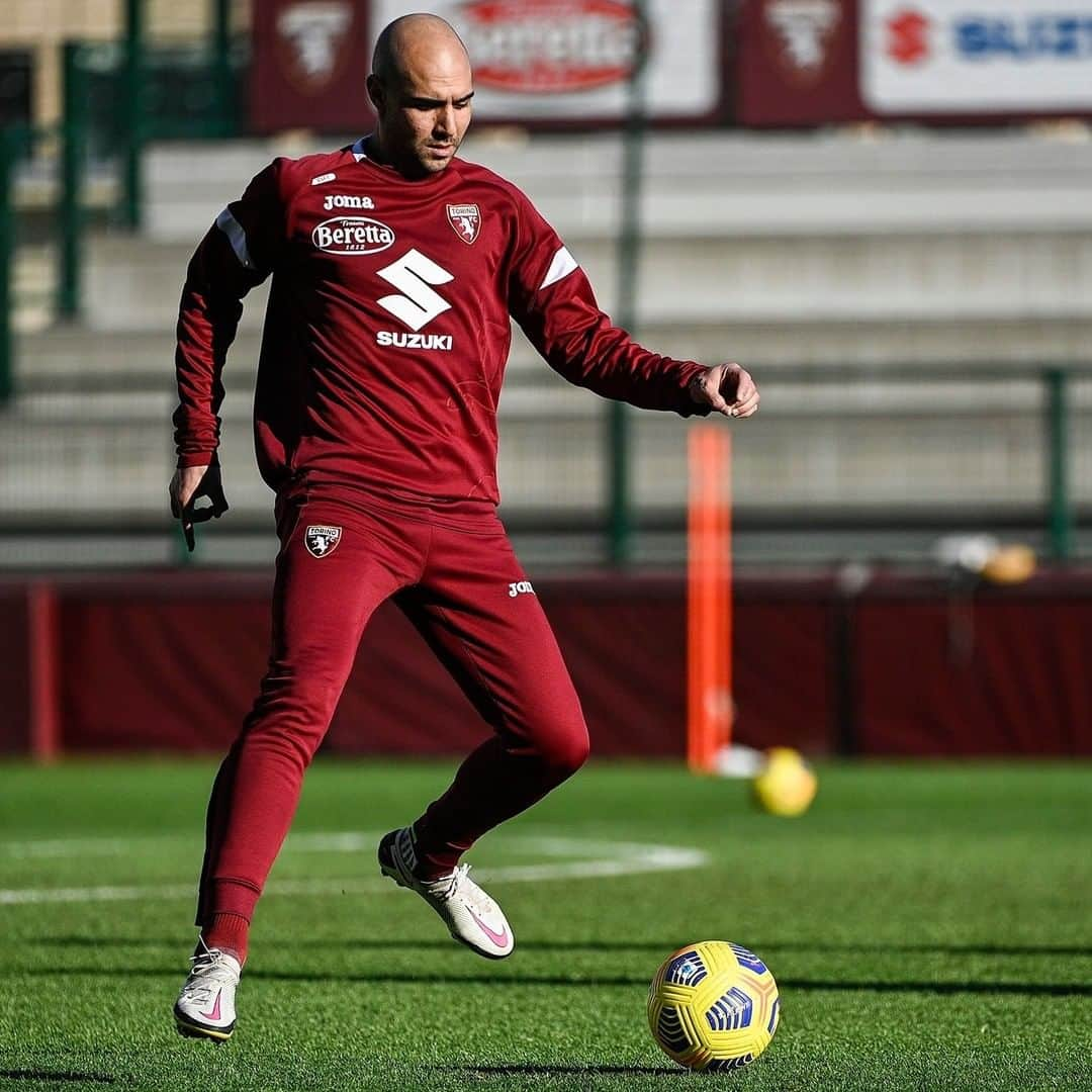 トリノFCさんのインスタグラム写真 - (トリノFCInstagram)「🔜 Verso #CagliariTorino 🐂  #SFT」2月17日 20時40分 - torinofc1906