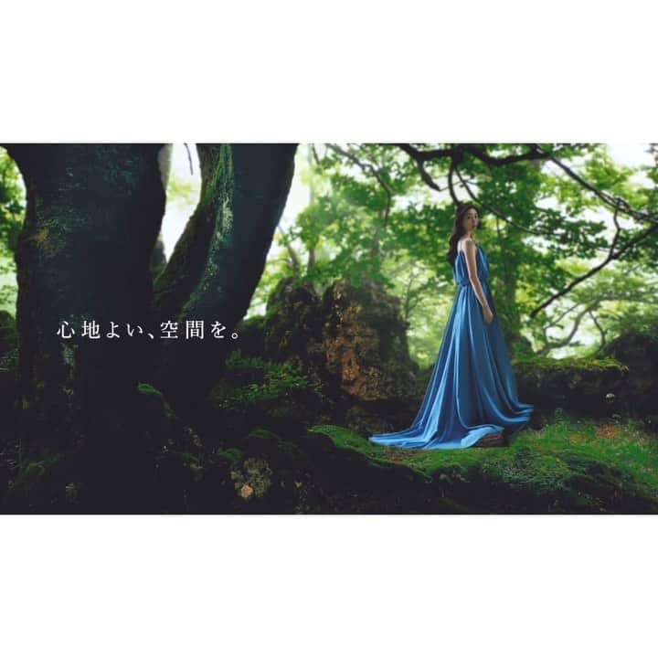 西村円花のインスタグラム：「🌿🌿🌿  日本空調サービスさんのCMに出演させていただいています🍃  この青のドレスとっても素敵でした☺️  #日本空調サービス　#西村円花」