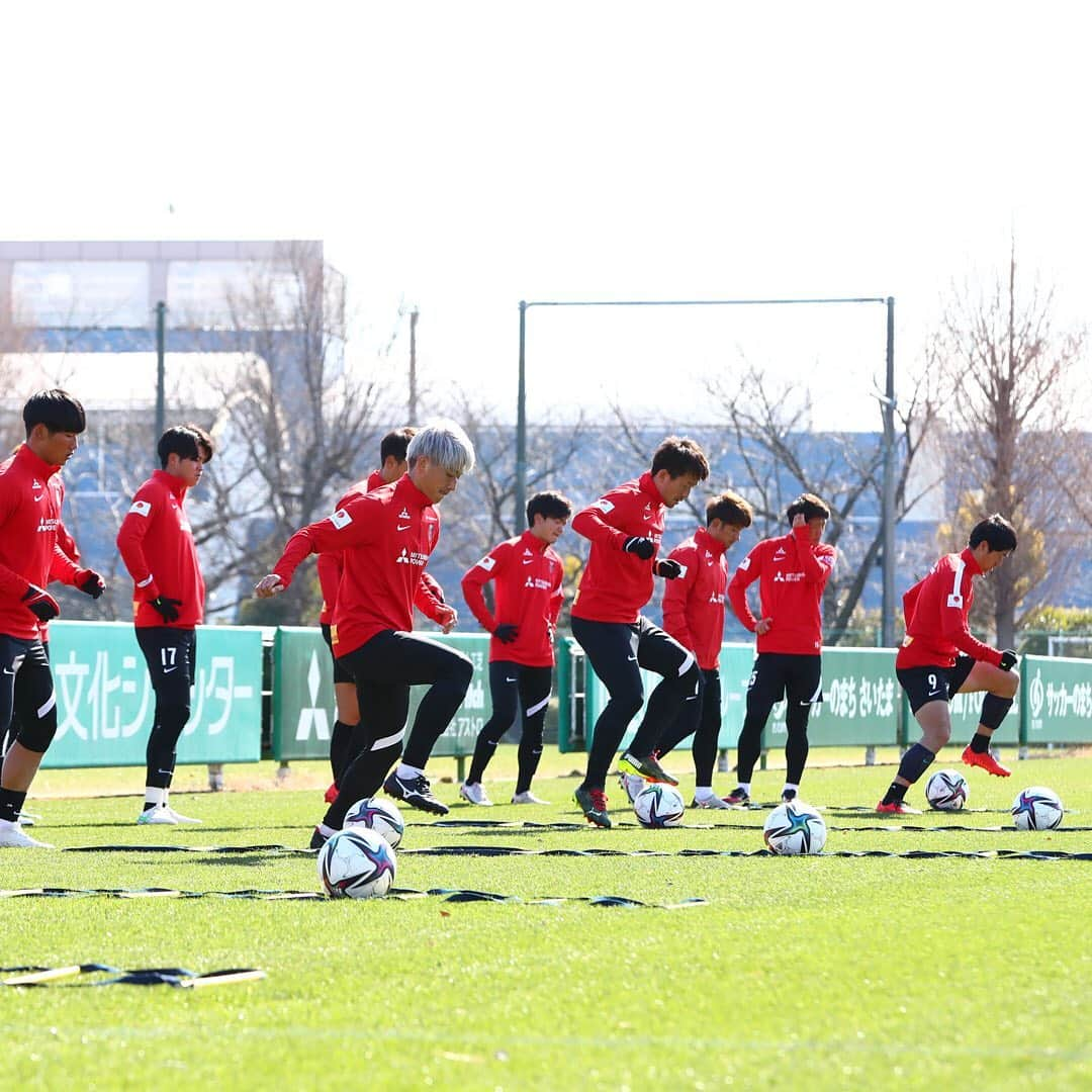 浦和レッドダイヤモンズさんのインスタグラム写真 - (浦和レッドダイヤモンズInstagram)「2.17 TRAINING⚽️ #柴戸海 #小泉佳穂 #宇賀神友弥 #武藤雄樹 #西川周作 #藤原優大 #大久保智明 #金子大毅 #槙野智章 #武田英寿 #urawareds #浦和レッズ #wearereds #Jリーグ」2月17日 20時45分 - urawaredsofficial