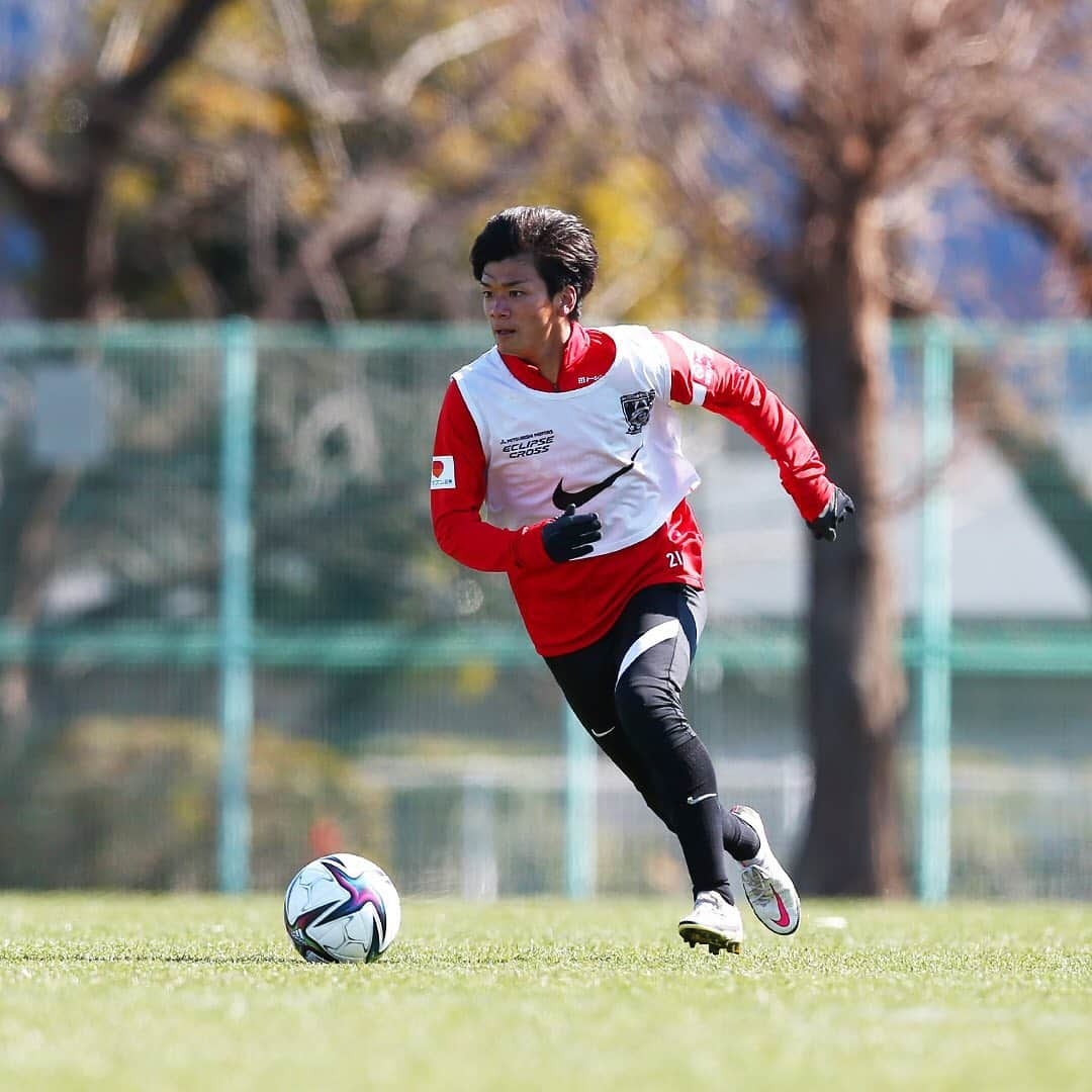 浦和レッドダイヤモンズさんのインスタグラム写真 - (浦和レッドダイヤモンズInstagram)「2.17 TRAINING⚽️ #柴戸海 #小泉佳穂 #宇賀神友弥 #武藤雄樹 #西川周作 #藤原優大 #大久保智明 #金子大毅 #槙野智章 #武田英寿 #urawareds #浦和レッズ #wearereds #Jリーグ」2月17日 20時45分 - urawaredsofficial