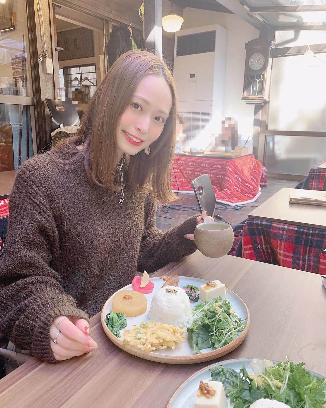 榊本麻衣さんのインスタグラム写真 - (榊本麻衣Instagram)「♡♡﻿ ﻿ ﻿ 農民カフェ 🍆🥑﻿  📍下北沢﻿ ﻿ ﻿ オーガニックのお野菜を使った﻿ 素材の味を堪能出来るランチでした🥬﻿ ﻿ ﻿ カレーも美味しそうだったから﻿ 次はカレーにしてみようかな🍛🥄﻿ ﻿ ﻿ ヴィーガン、アレルギーにも﻿ 対応しているみたいです(´˘`＊)﻿ ﻿ ﻿ #cafe #カフェ#カフェ巡り #東京カフェ #カフェ巡り好きな人と繋がりたい #おしゃれカフェ #美味しい  #mai___food  #笑顔 #smile #東京グルメ #下北沢 #下北沢カフェ #下北沢ランチ #農民カフェ #精進料理 #オーガニック #オーガニックカフェ #ヴィーガン対応 #アレルギー対応 #ヴィーガン #アレルギー #ランチプレート」2月17日 21時09分 - maipipii