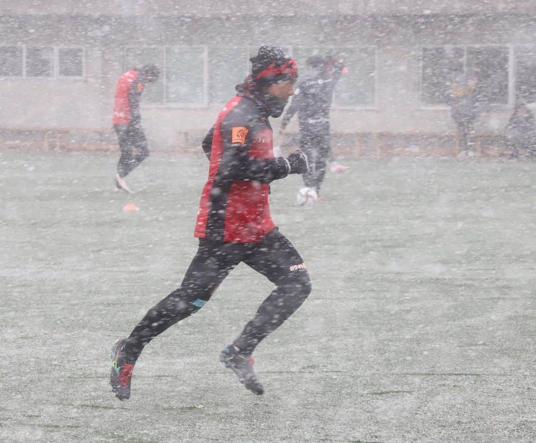 チャナティプ・ソングラシンさんのインスタグラム写真 - (チャナティプ・ソングラシンInstagram)「🥶 #consadole #Jaycs18 #mizunothailand」2月17日 21時02分 - jaychanathip