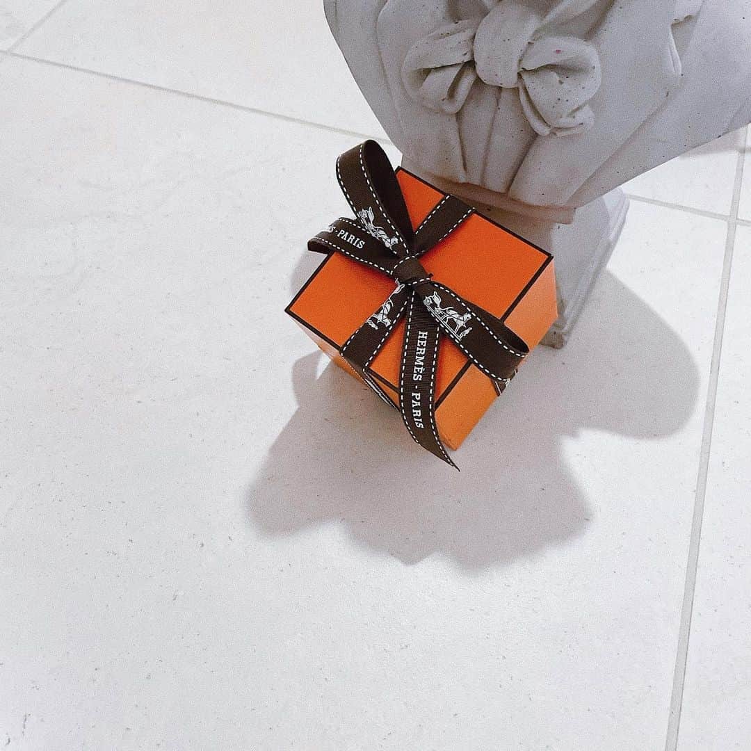 前沢海友さんのインスタグラム写真 - (前沢海友Instagram)「🧡 ㅤㅤㅤㅤㅤㅤㅤㅤㅤㅤㅤㅤㅤ 幸せプレゼント。可愛いアクセサリー Thankyou😎🤍 ㅤㅤㅤㅤㅤㅤㅤㅤㅤㅤㅤㅤㅤ #happiness #present #accessory #hermès #newpost #l4l」2月17日 21時10分 - maezawamiyu