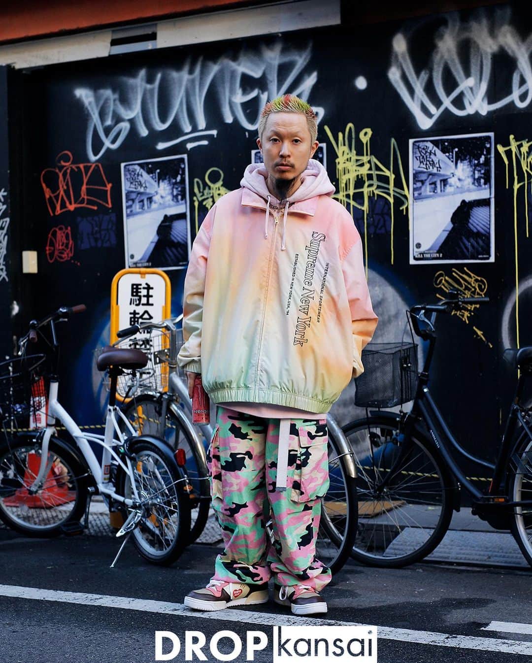 Droptokyoさんのインスタグラム写真 - (DroptokyoInstagram)「KANSAI STREET STYLES @drop_kansai  #streetstyle#droptokyo#kansai#osaka#japan#streetscene#streetfashion#streetwear#streetculture#fashion#関西#大阪#ストリートファッション#fashion#コーディネート#tokyofashion#japanfashion Photography: @kyoheihattori」2月17日 21時12分 - drop_tokyo