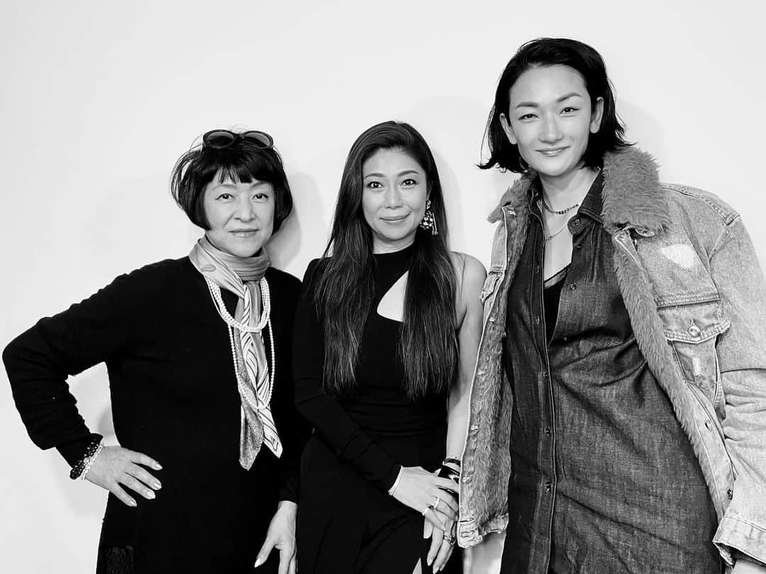 Taki Tanakaさんのインスタグラム写真 - (Taki TanakaInstagram)「Women's Meeting  @ai_tominaga_official  @yoshikoikoma   今こそ、女性たちが連帯する時。 これからに向けていろいろ素敵な話しをしました。  そして、お知らせです。  コロナ禍のため12/21開催を延期し、スケジュールの調整をしていた I Z Aのファッションチャリティイベント @izapinkchristmas2020  4月に開催させて頂きます。  愛さんをはじめ、彩さんはもちろん、私の大好きな、大切な人たちがたくさん駆けつけてくれます。  開催日など詳細は決定次第すぐにお知らせしますね。  @izapinkchristmas2020  #イザピンククリスマス #ピンククリスマス #izapinkchristmas @iza_official   #冨永愛  #生駒芳子  #izastagram」2月17日 21時14分 - tanakataki